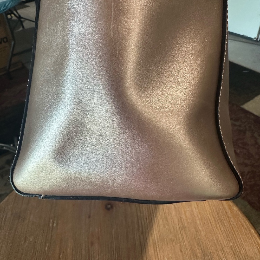 Kate Spade very large pink metallic tote - Picture 5 of 6